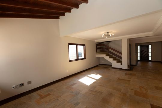 SALA PARA MULTIPLOS AMBIENTES de casa de condomínio à venda com 5 quartos, 280m² em Jardim das Paineiras, Campinas