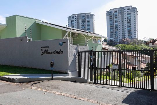 PORTARIA DO CONDOMÍNIO de casa de condomínio para alugar com 5 quartos, 280m² em Jardim das Paineiras, Campinas