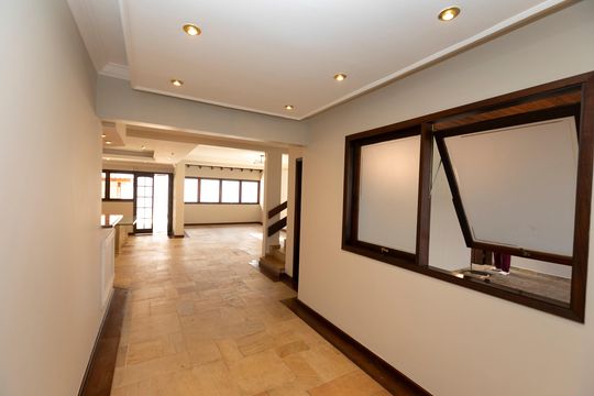 SALA PARA MULTIPLOS AMBIENTES de casa de condomínio para alugar com 5 quartos, 280m² em Jardim das Paineiras, Campinas