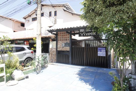Fachada de casa de condomínio para alugar com 2 quartos, 80m² em Peró, Cabo Frio