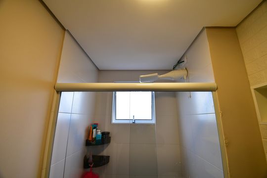 Banheiro de apartamento para alugar com 2 quartos, 47m² em Cidade Satélite Íris, Campinas