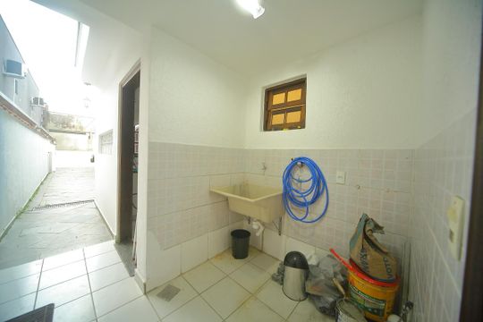 Área de Serviço de casa para alugar com 3 quartos, 250m² em Vila Dayse, São Bernardo do Campo
