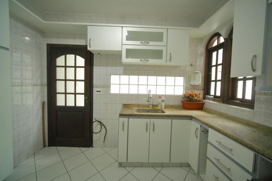 Cozinha  de casa para alugar com 3 quartos, 250m² em Vila Dayse, São Bernardo do Campo