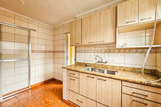 Cozinha de apartamento para alugar com 2 quartos, 85m² em Floresta, Porto Alegre