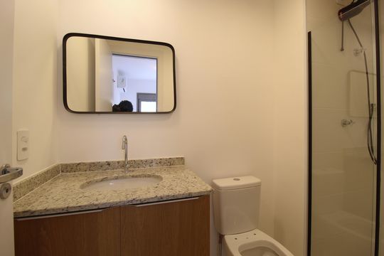 Banheiro da Suíte de apartamento para alugar com 1 quarto, 25m² em Vila Nova Conceição, São Paulo