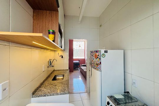 Cozinha de apartamento para alugar com 2 quartos, 42m² em Catete, Rio de Janeiro