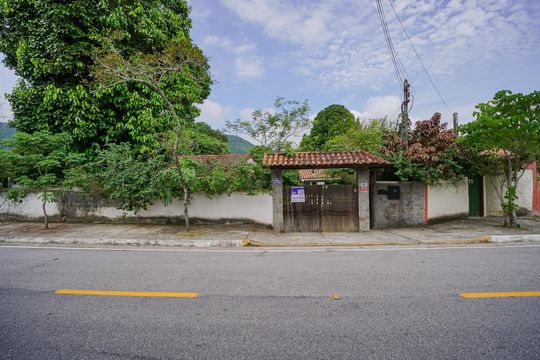 Fachada de casa para alugar com 3 quartos, 600m² em Caxito, Maricá