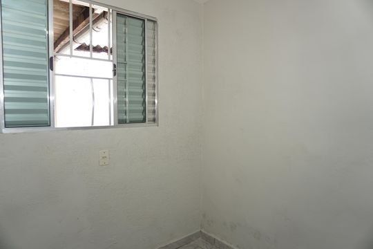 Quarto 1 de casa para alugar com 2 quartos, 50m² em Jardim Independência, Embu das Artes