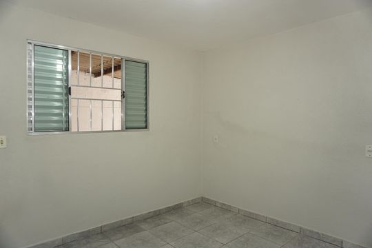 Quarto 2 de casa para alugar com 2 quartos, 50m² em Jardim Independência, Embu das Artes
