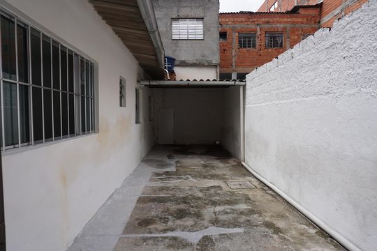 Garagem de casa para alugar com 2 quartos, 50m² em Jardim Independência, Embu das Artes