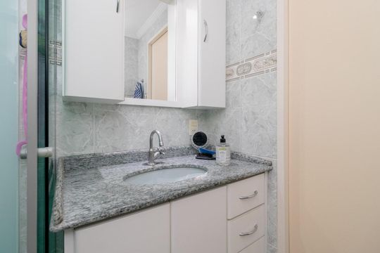 Banheiro de apartamento à venda com 3 quartos, 57m² em Cidade Líder, São Paulo