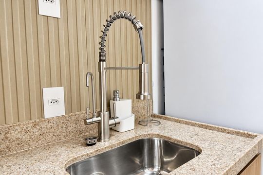 Cozinha de kitnet/studio para alugar com 1 quarto, 24m² em Brooklin, São Paulo