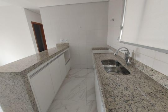 cozinha de apartamento para alugar com 2 quartos, 132m² em São Lucas, Belo Horizonte