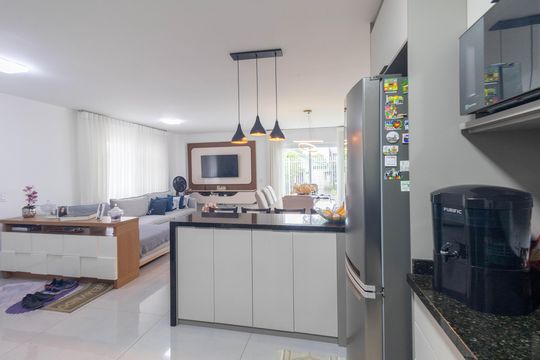 Cozinha de casa de condomínio à venda com 3 quartos, 115m² em Bairro Alto, Curitiba