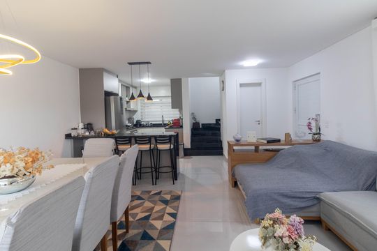 Sala de casa de condomínio à venda com 3 quartos, 115m² em Bairro Alto, Curitiba