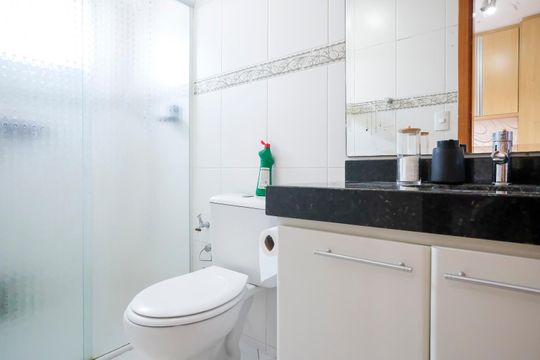 Banheiro da suíte de apartamento à venda com 3 quartos, 83m² em Santa Maria, São Caetano do Sul