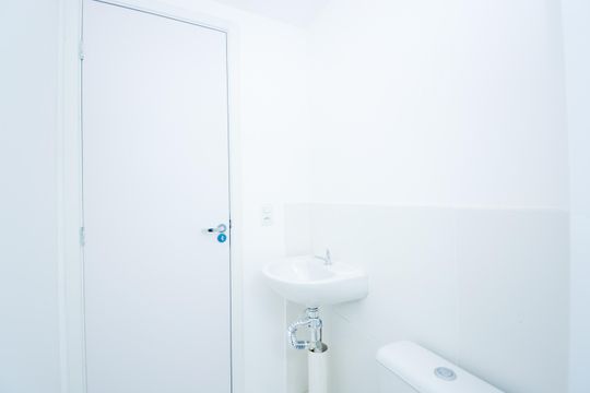Banheiro de apartamento à venda com 2 quartos, 42m² em Jardim Ansalca, Guarulhos