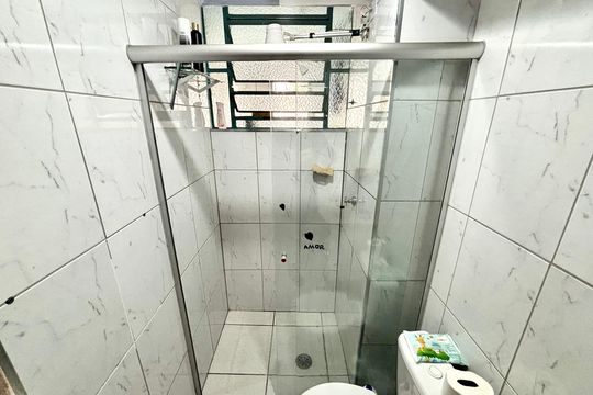 Banheiro de apartamento para alugar com 2 quartos, 45m² em Jardim Miriam, Ferraz de Vasconcelos