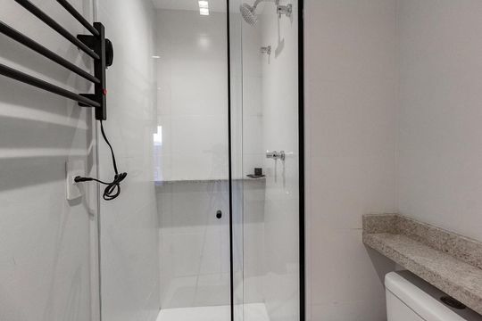 Banheiro de apartamento para alugar com 1 quarto, 28m² em Perdizes, São Paulo