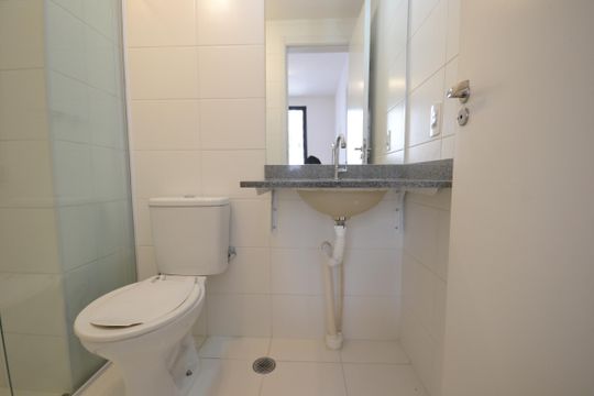 Banheiro de apartamento para alugar com 1 quarto, 24m² em Butantã, São Paulo