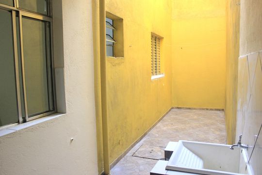 Quintal e lavanderia de casa para alugar com 1 quarto, 38m² em Vila Barros, Guarulhos