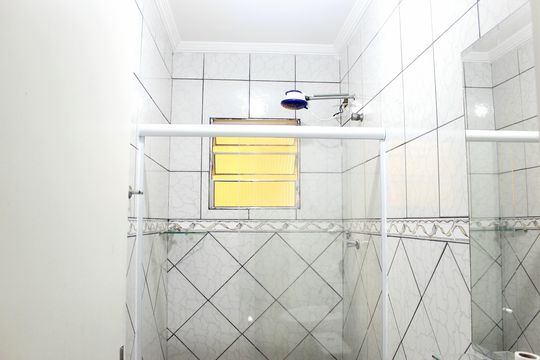 Banheiro de casa para alugar com 1 quarto, 38m² em Vila Barros, Guarulhos