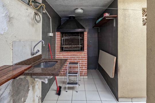 Churrasqueira de casa à venda com 3 quartos, 100m² em Vila Francos, São Paulo