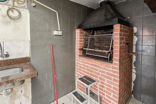 Churrasqueira de casa à venda com 3 quartos, 100m² em Vila Francos, São Paulo