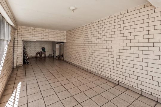 Garagem de casa à venda com 3 quartos, 100m² em Vila Francos, São Paulo