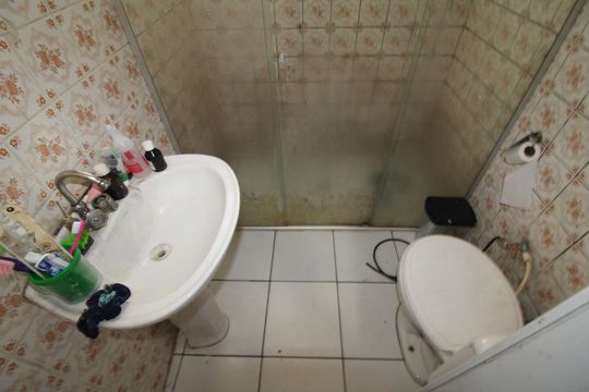 Banheiro de casa para alugar com 1 quarto, 55m² em Vila Santa Maria, São Paulo