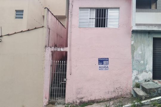 Fachada de casa para alugar com 1 quarto, 55m² em Vila Santa Maria, São Paulo