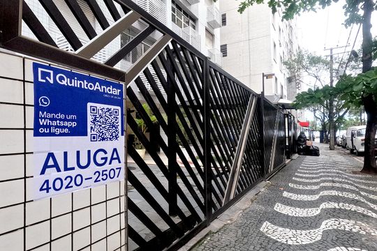 Fachada | Adesivo/Placa Quintoandar instalado  de apartamento para alugar com 1 quarto, 53m² em Aparecida, Santos