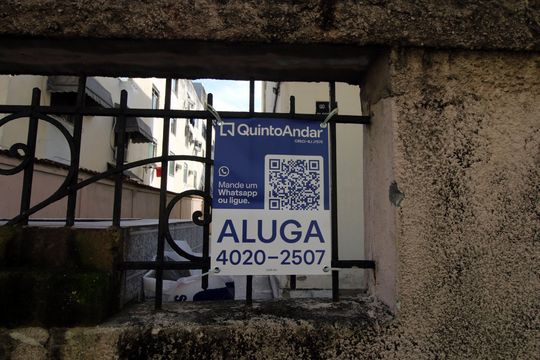 Placa de apartamento para alugar com 2 quartos, 48m² em Olaria, Rio de Janeiro