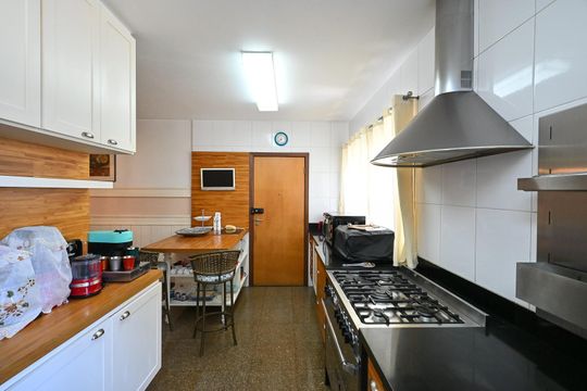 Cozinha de apartamento para alugar com 4 quartos, 248m² em Vila Suzana, São Paulo