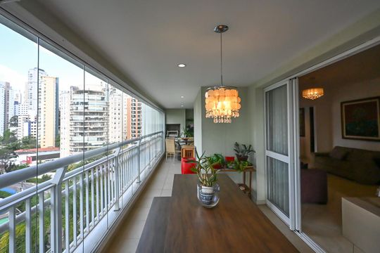 Varanda de apartamento para alugar com 4 quartos, 248m² em Vila Suzana, São Paulo