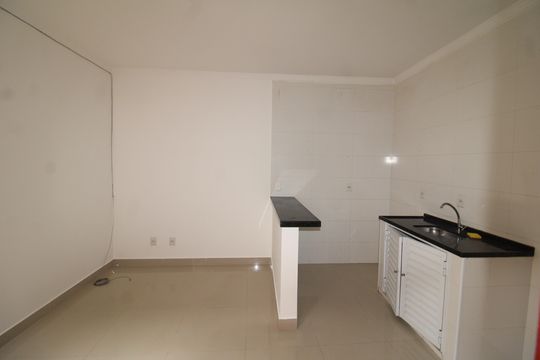 Sala / Cozinha de apartamento para alugar com 1 quarto, 40m² em Parque Peruche, São Paulo