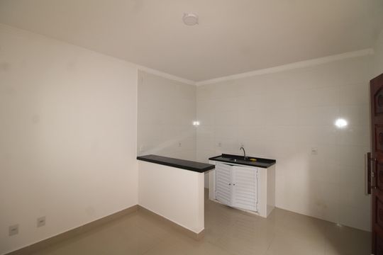 Sala / Cozinha de apartamento para alugar com 1 quarto, 40m² em Parque Peruche, São Paulo