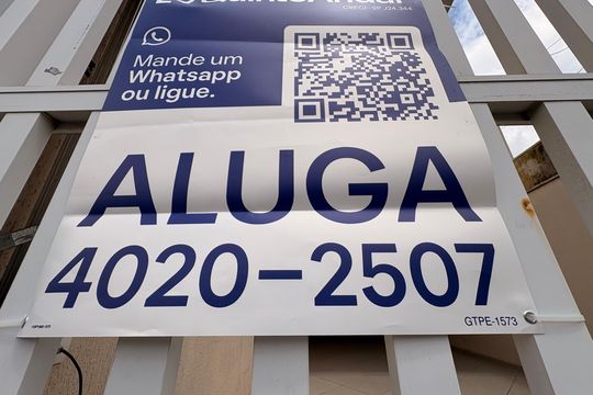 Fachada + placa grande GTPE-1573 de apartamento para alugar com 2 quartos, 57m² em Parque Novo Oratório, Santo André