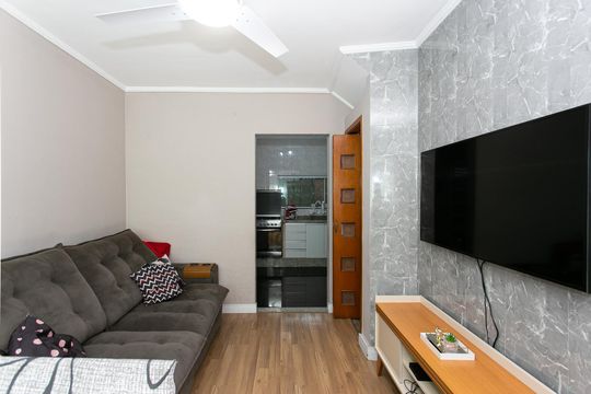 Sala de casa de condomínio para alugar com 2 quartos, 75m² em Burgo Paulista, São Paulo