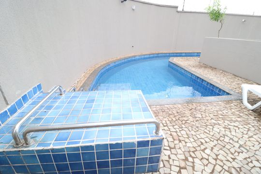 Área comum - Piscina de apartamento para alugar com 2 quartos, 55m² em Laranjeiras, Uberlândia