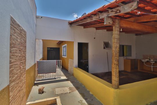 Quintal de casa para alugar com 3 quartos, 250m² em Shopping Park, Uberlândia