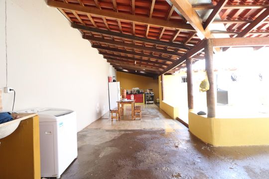 Área de Serviço de casa para alugar com 3 quartos, 250m² em Shopping Park, Uberlândia