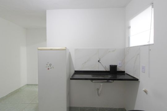 Quarto/Cozinha de kitnet/studio para alugar com 1 quarto, 15m² em Jardim Caiçara, Cabo Frio