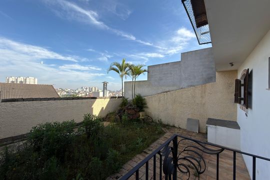 Quintal de casa de condomínio à venda com 4 quartos, 380m² em Bairro dos Casa, São Bernardo do Campo
