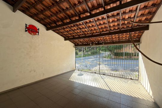Garagem de casa de condomínio à venda com 4 quartos, 380m² em Bairro dos Casa, São Bernardo do Campo