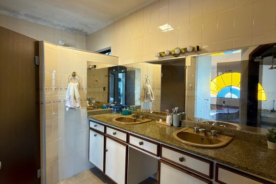 Quarto 1 - Suíte Banheiro de casa de condomínio à venda com 4 quartos, 380m² em Bairro dos Casa, São Bernardo do Campo