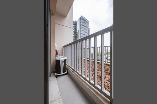 Varanda de kitnet/studio para alugar com 1 quarto, 24m² em Pinheiros, São Paulo