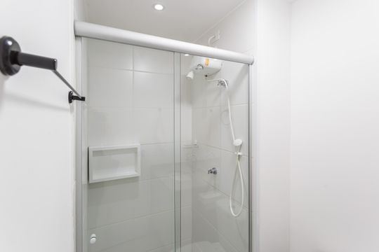 Banheiro de apartamento para alugar com 1 quarto, 31m² em Indianópolis, São Paulo
