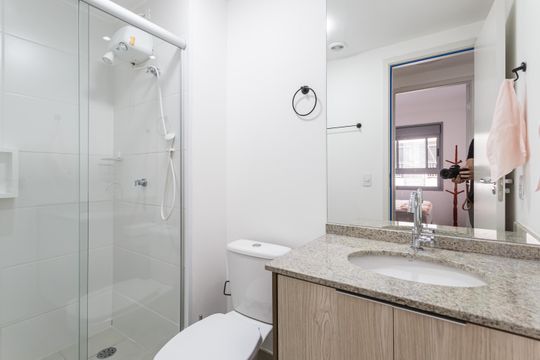 Banheiro de apartamento para alugar com 1 quarto, 31m² em Indianópolis, São Paulo