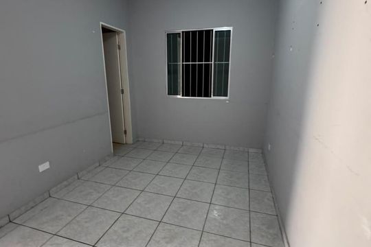 Quarto de casa para alugar com 3 quartos, 120m² em Jardim São Luís, São Paulo